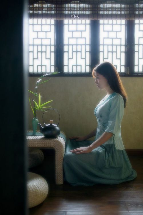 雨雾中的逆袭，皮亚斯特里如何用一次超越改写哈斯与雷诺的命运