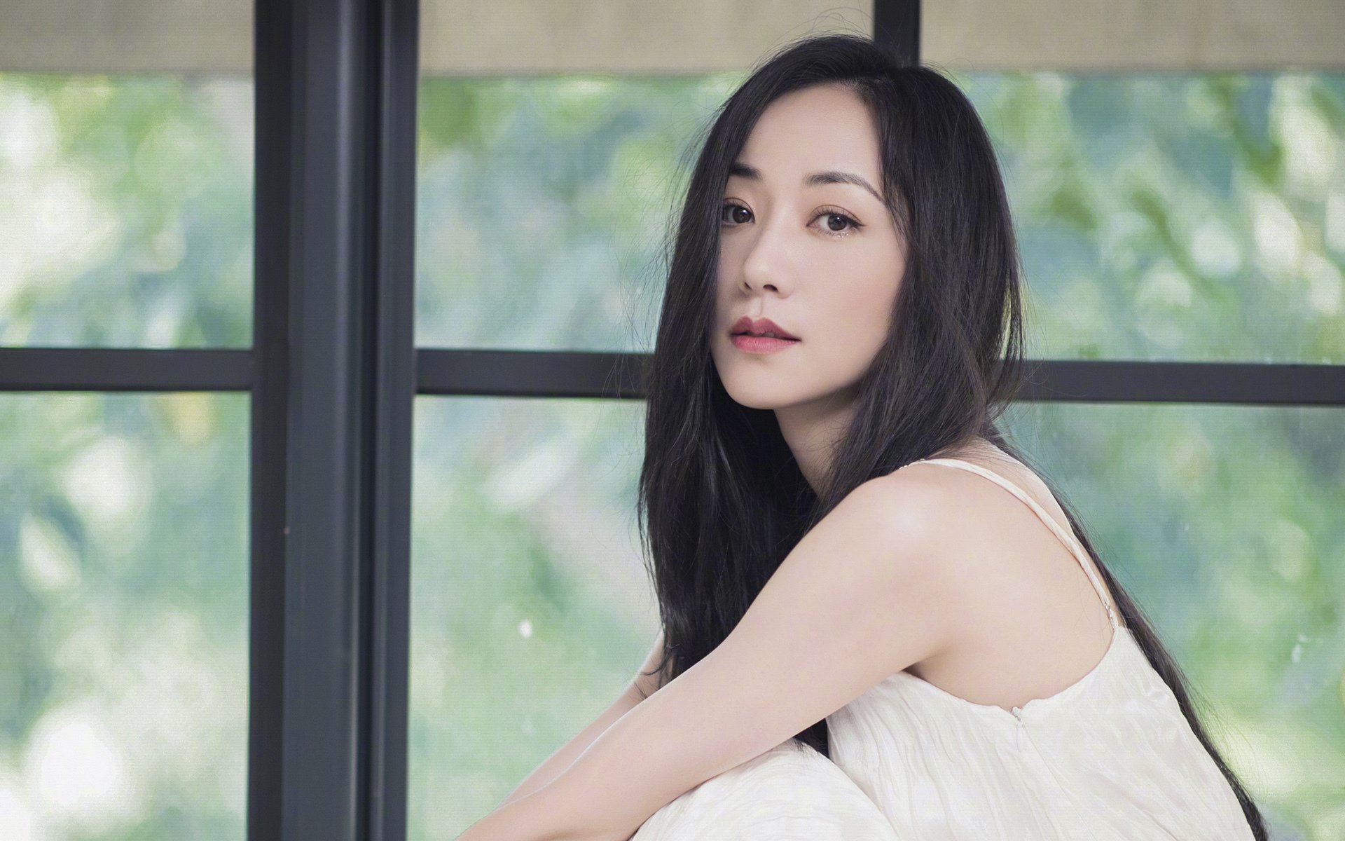 迪亚斯魔幻舞步撕裂钢铁防线，AC米兰绝境逆转书写伊斯坦布尔新篇