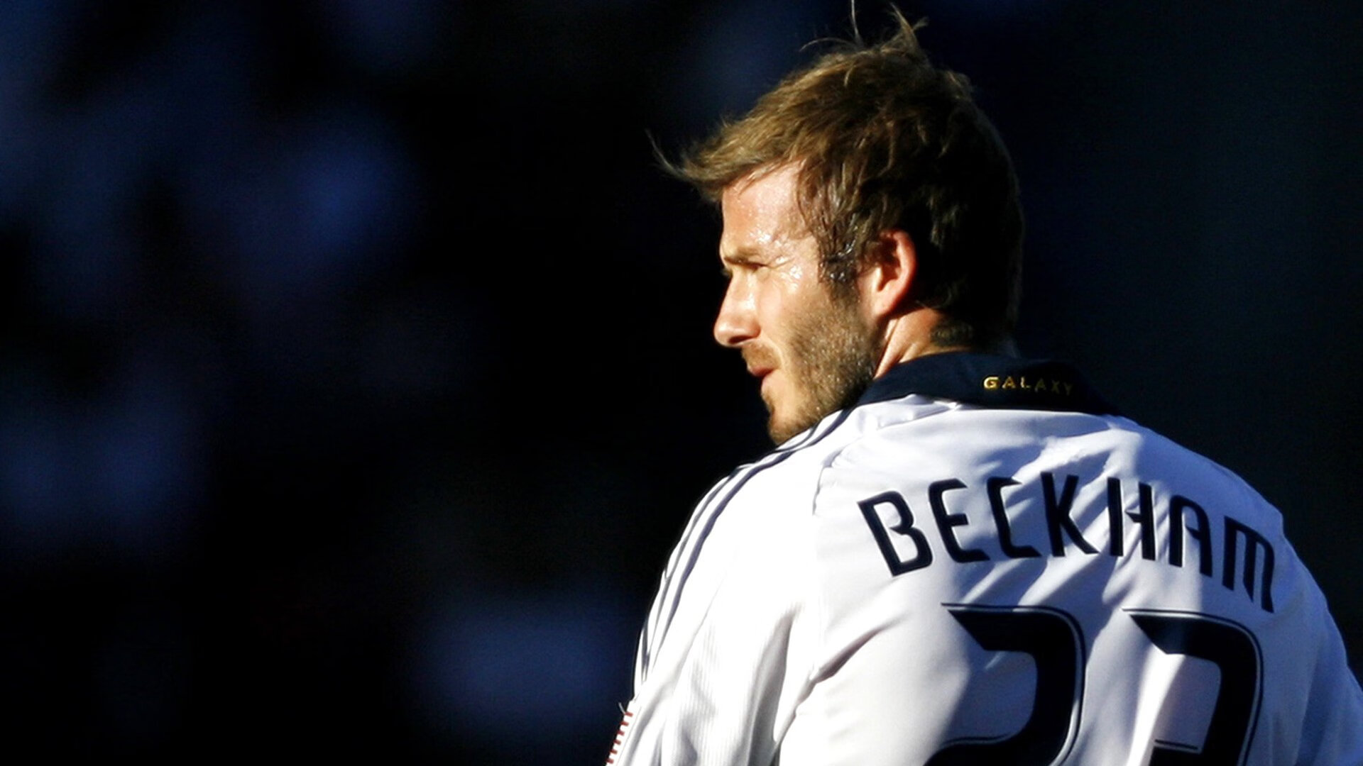 逆流而上！穆勒自我救赎式爆发，苏格兰用整体绞索勒晕哥伦比亚