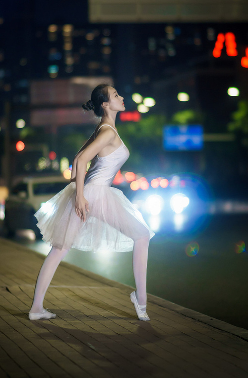 旭日破暮色，爱德华兹焦点战弑旧主，新一代得分王在菲尼克斯加冕